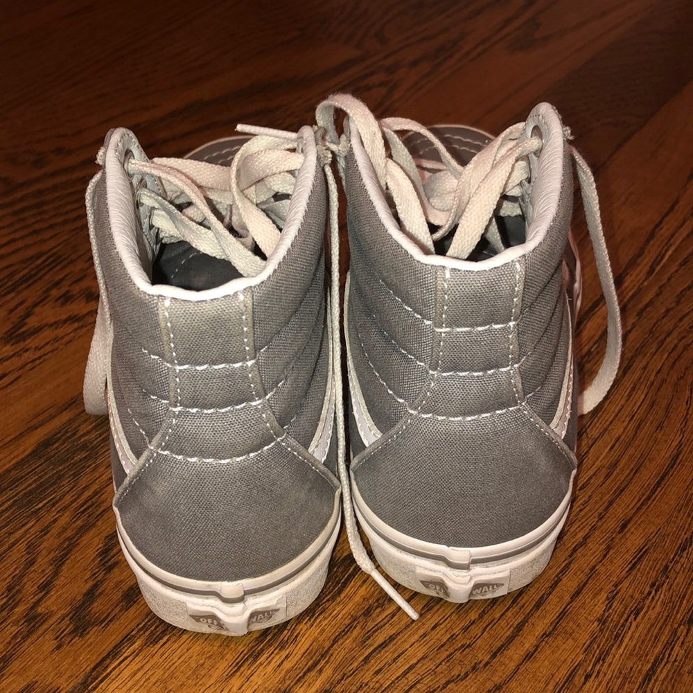 Vans - Picture 2 of 4